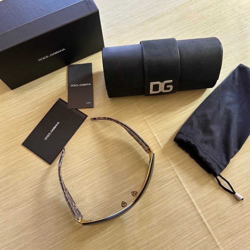 Dolce & Gabbana Vintage Sunglasses 😎 - Picture 7 of 10
